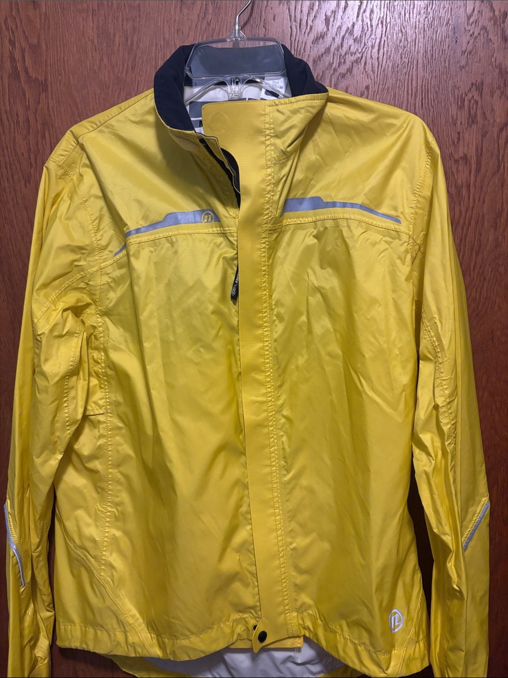 Lightweight size medium Yellow cycling Jacket by Novara
